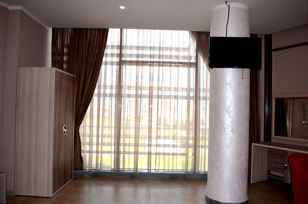 Hotel Terminal تيرانا المظهر الخارجي الصورة
