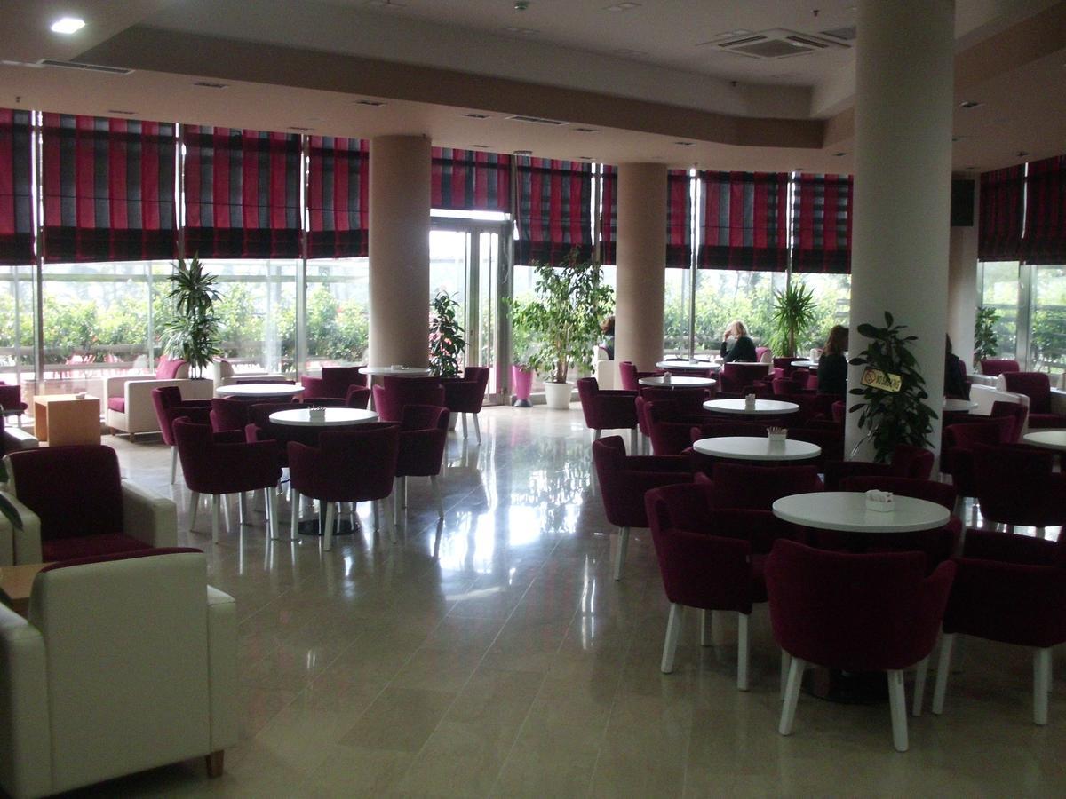 Hotel Terminal تيرانا المظهر الخارجي الصورة